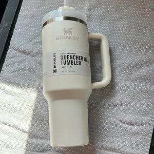 NWT Stanley Quencher 40oz Cream